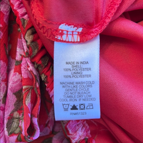 NWT CeCe Red and Pink Floral Top. Size Large - Picture 10 of 10